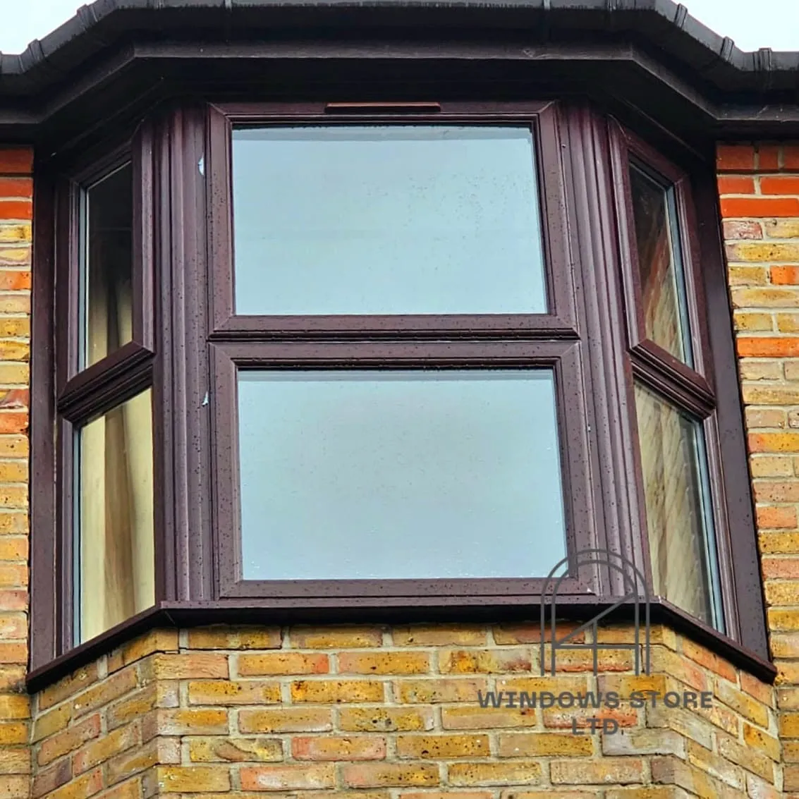 Aluminium casement windows in a modern rear extension, London